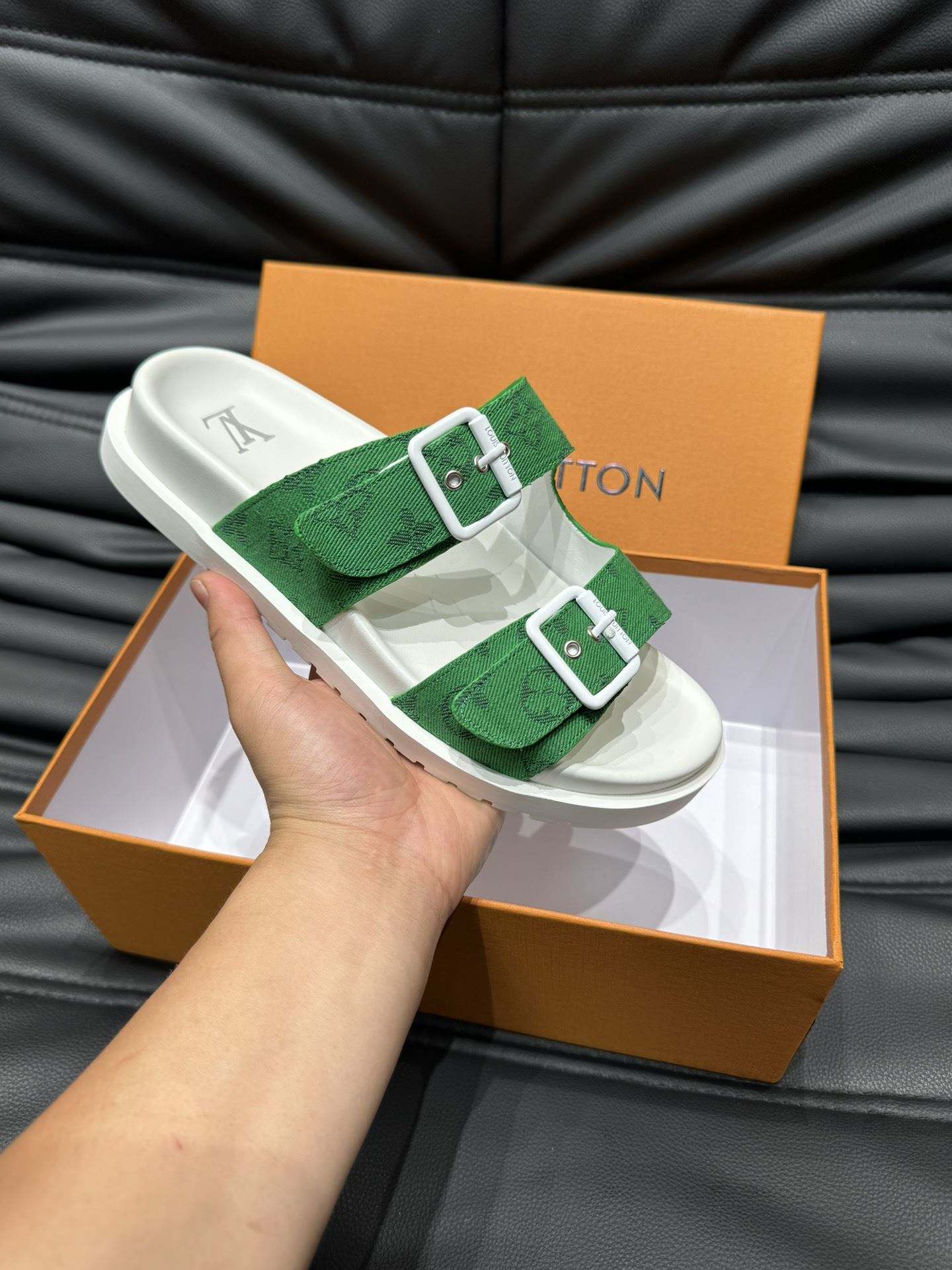 Louis Vuitton Slippers